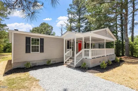 8218 N Nc 27 E Coats NC 27521