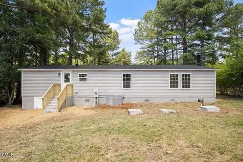8218 N Nc 27 E Coats NC 27521