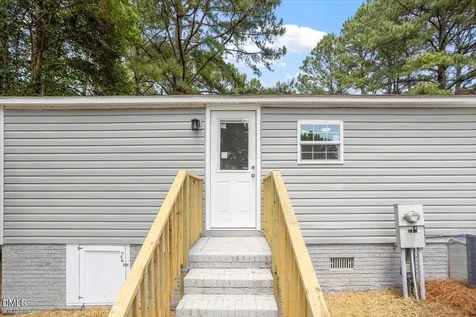 8218 N Nc 27 E Coats NC 27521