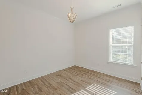194 Dunvegan Lane Burlington NC 27215
