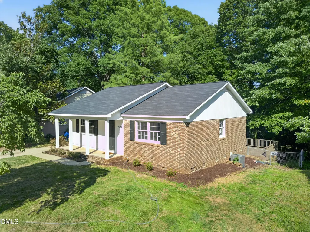 7604 Longstreet Drive Raleigh NC 27615