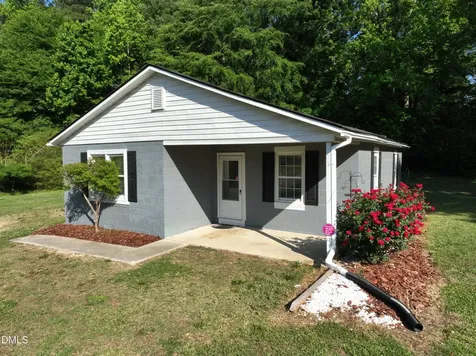 4107 Old Us Highway 64 Zebulon NC 27597