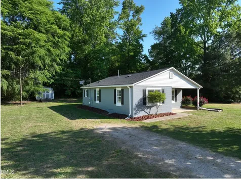 4107 Old Us Highway 64 Zebulon NC 27597