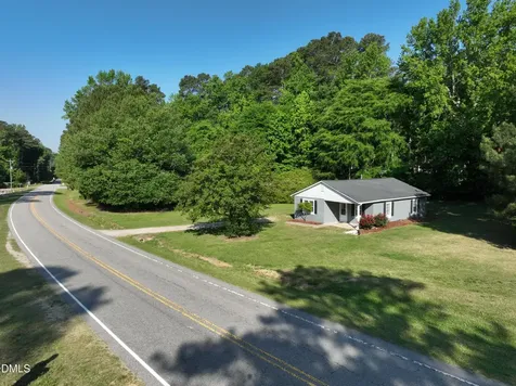 4107 Old Us Highway 64 Zebulon NC 27597