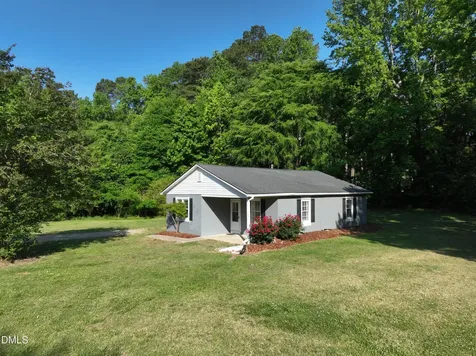 4107 Old Us Highway 64 Zebulon NC 27597