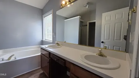 5417 Keowee Way Raleigh NC 27616