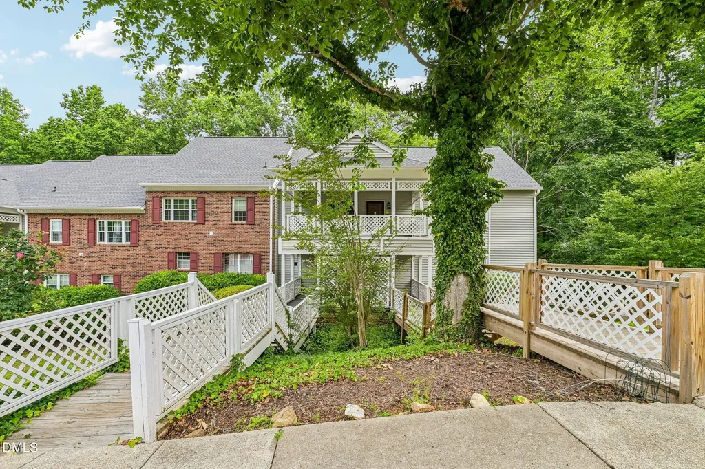 411 Gooseneck Cary NC 27513