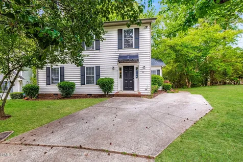 22 Knightsbridge Court Durham NC 27707