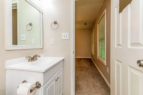 22 Knightsbridge Court Durham NC 27707