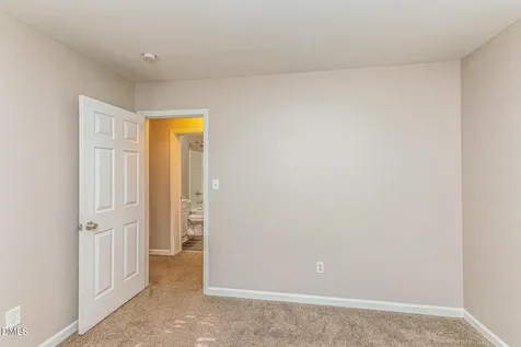 22 Knightsbridge Court Durham NC 27707