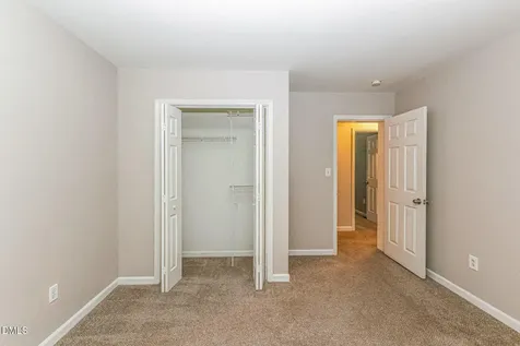 22 Knightsbridge Court Durham NC 27707
