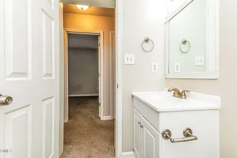 22 Knightsbridge Court Durham NC 27707
