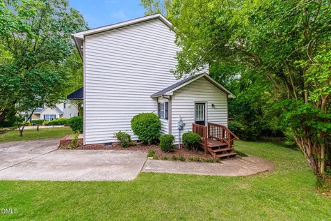 22 Knightsbridge Court Durham NC 27707