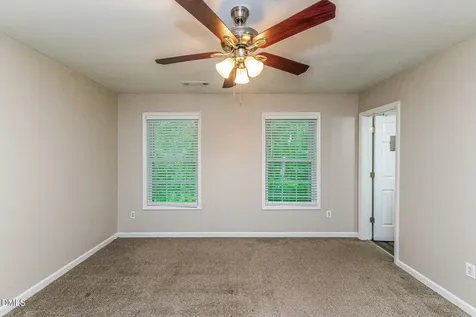 22 Knightsbridge Court Durham NC 27707