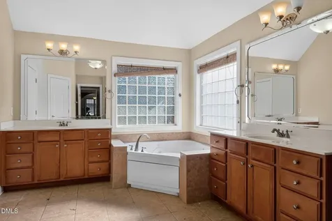 108 Shadow Oak Lane Fayetteville NC 28303