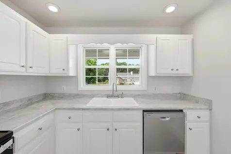 608 Fernway Drive Burlington NC 27217