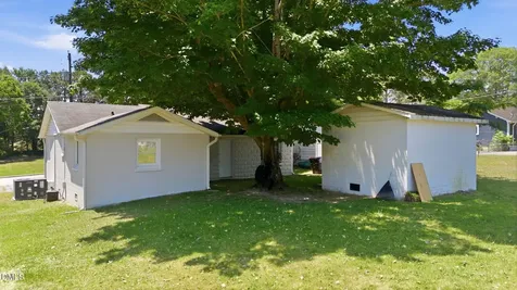 607 E Holmes Street Benson NC 27504