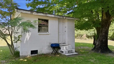 607 E Holmes Street Benson NC 27504
