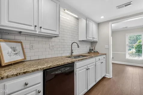 3128 Westbury Raleigh NC 27607