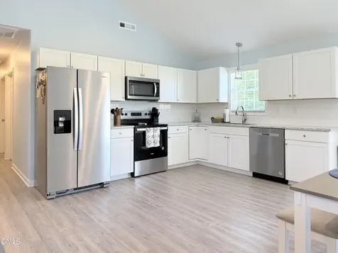 360 Oak Street Roseboro NC 28382
