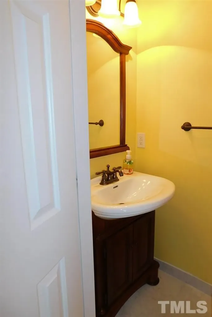 2008 Metacomet Way Raleigh NC 27604