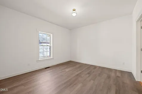 207 W Holt Street Burlington NC 27217