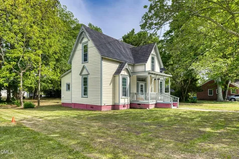 809 Church Street Scotland Neck NC 27874