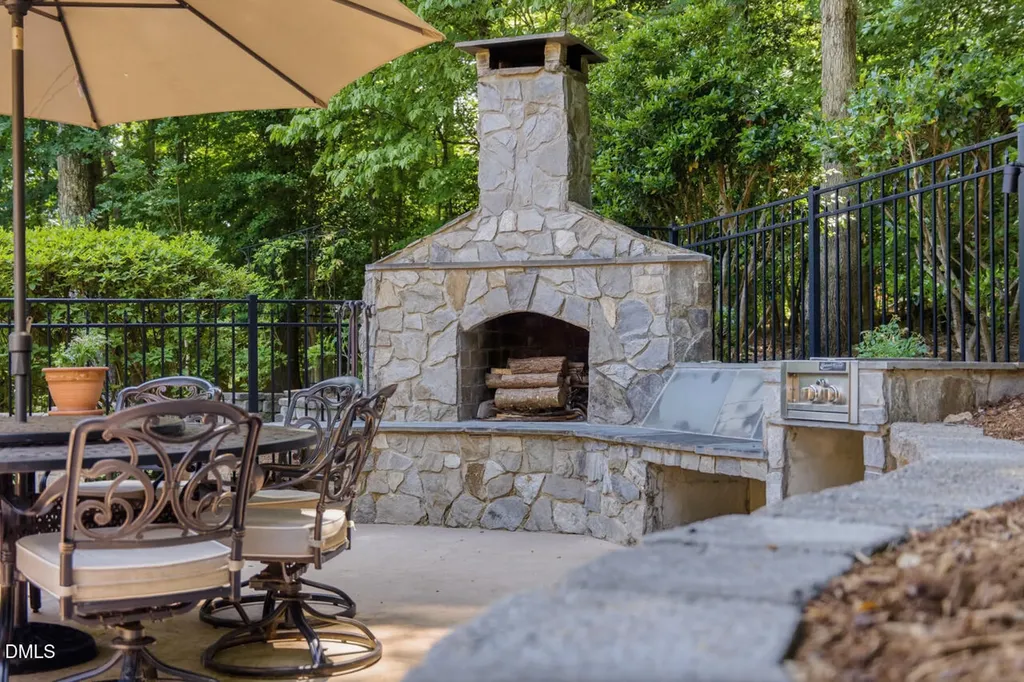221 Bear Tree Creek Chapel Hill NC 27517