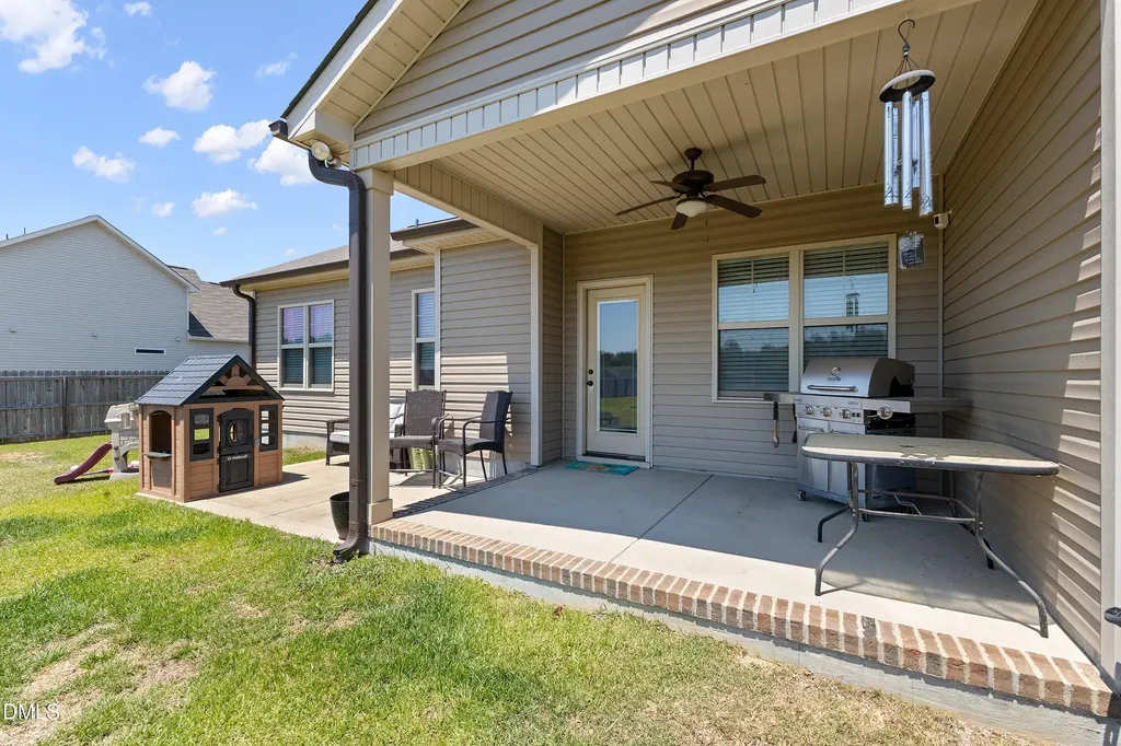 175 Day Lily Street Selma NC 27576