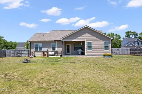 175 Day Lily Street Selma NC 27576