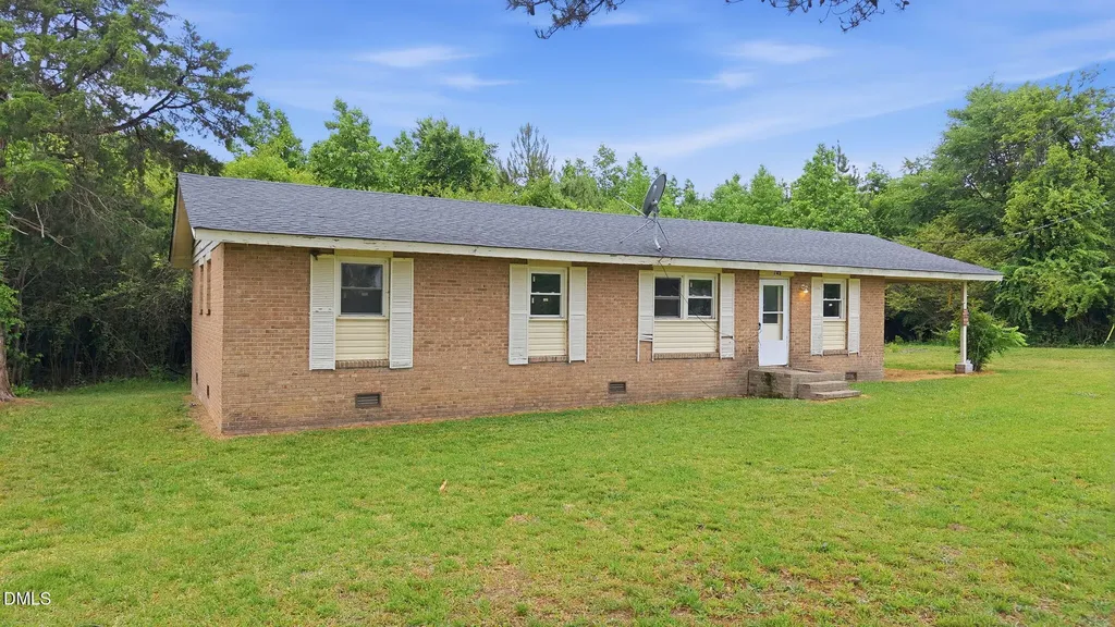 745 Tabron School Road Hollister NC 27844
