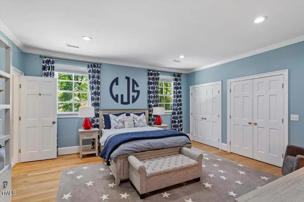 1054 Canterbury Lane Chapel Hill NC 27517
