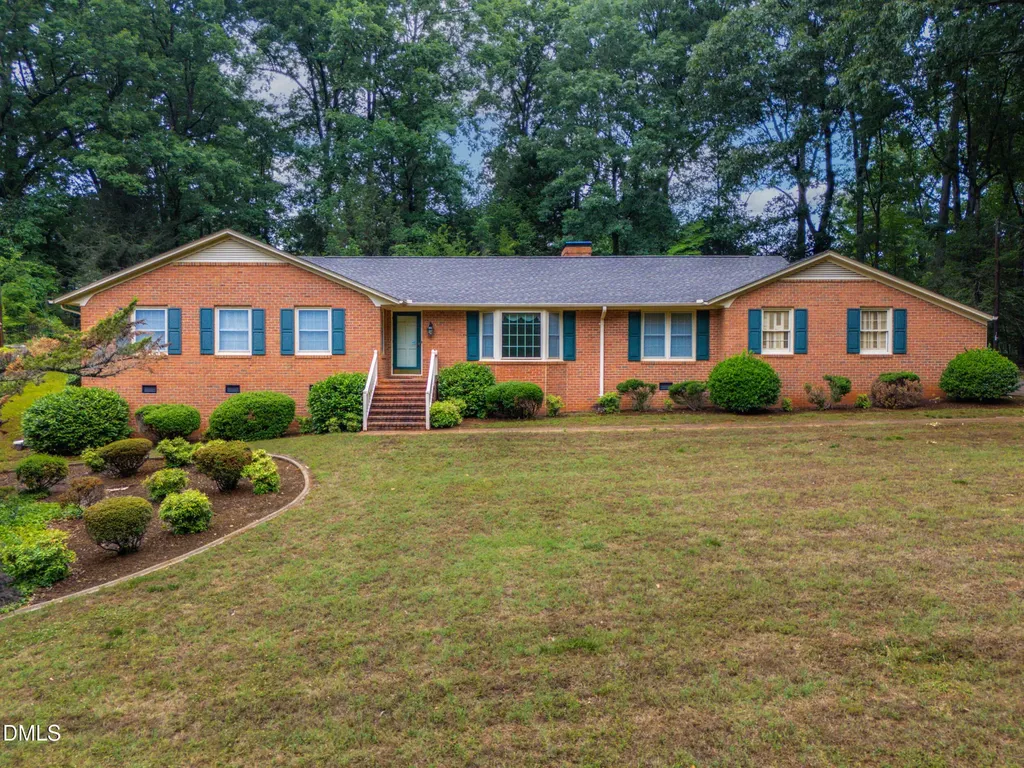806 Cliftwood Drive Siler City NC 27344