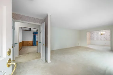 806 Cliftwood Drive Siler City NC 27344