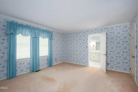 806 Cliftwood Drive Siler City NC 27344