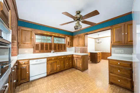 806 Cliftwood Drive Siler City NC 27344