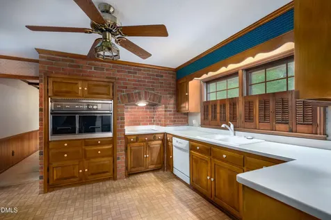 806 Cliftwood Drive Siler City NC 27344