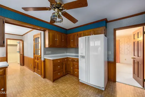 806 Cliftwood Drive Siler City NC 27344