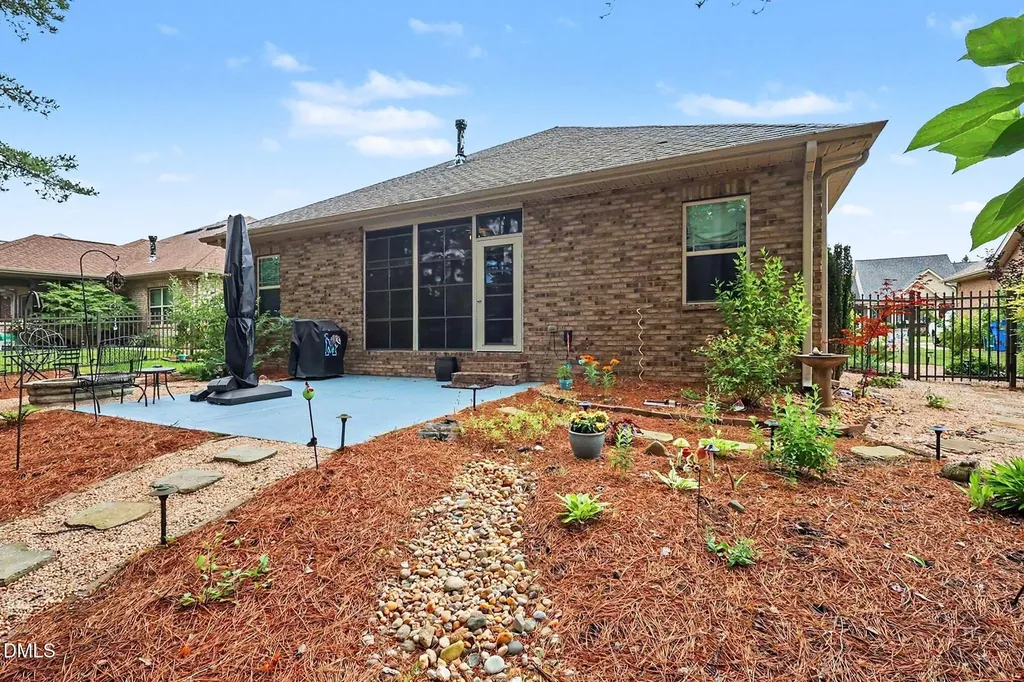 608 Sippihaw Oaks Drive Fuquay Varina NC 27526