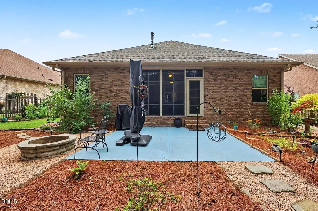 608 Sippihaw Oaks Drive Fuquay Varina NC 27526