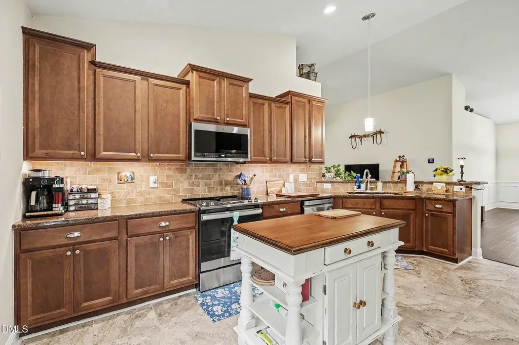 608 Sippihaw Oaks Drive Fuquay Varina NC 27526