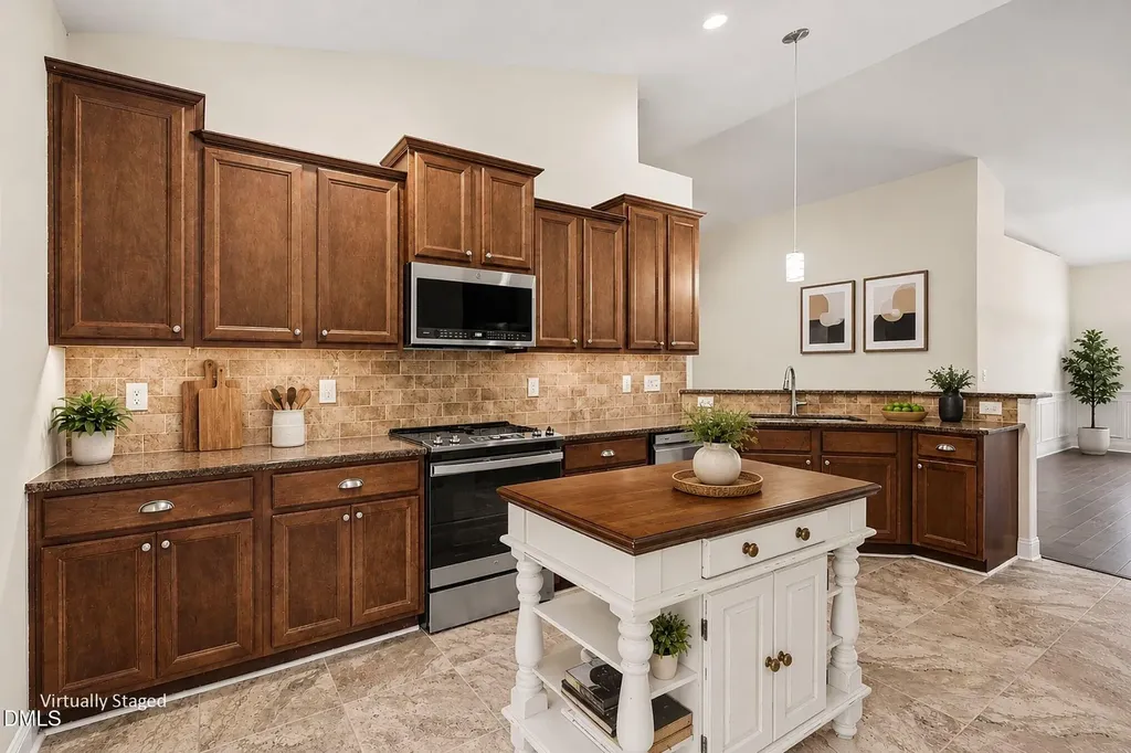 608 Sippihaw Oaks Drive Fuquay Varina NC 27526