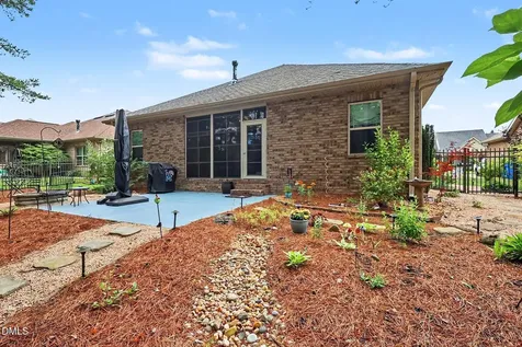 608 Sippihaw Oaks Drive Fuquay Varina NC 27526
