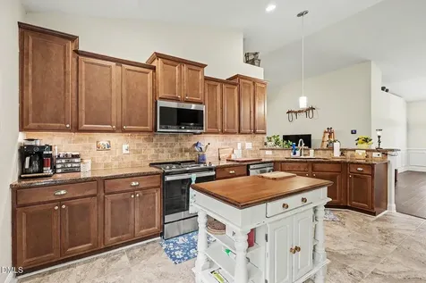 608 Sippihaw Oaks Drive Fuquay Varina NC 27526