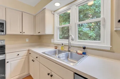 918 Hampshire Court Cary NC 27511