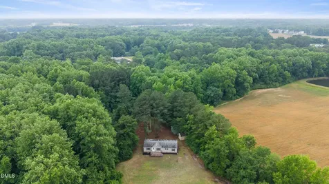 1429 Country Pond Lane Willow Springs NC 27592