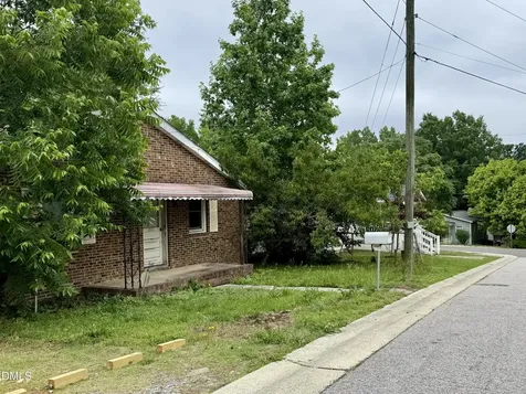 502 1st Street Apex NC 27502