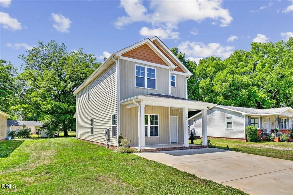 706 S Pollock Street Selma NC 27576
