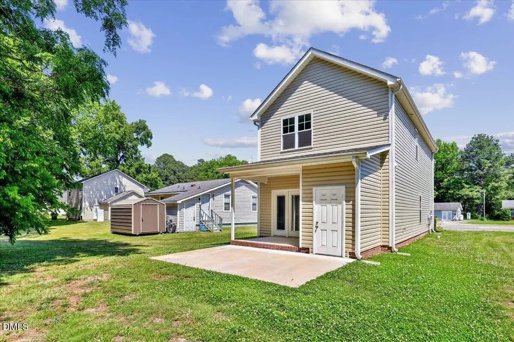 706 S Pollock Street Selma NC 27576
