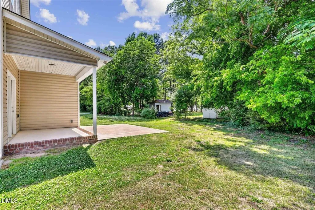 706 S Pollock Street Selma NC 27576